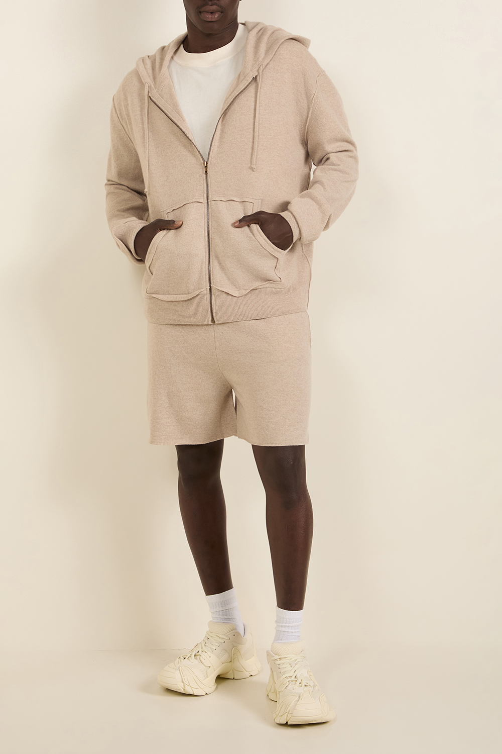 מכנסיים קצרים מצמר וקשמיר MAISON MARGIELA